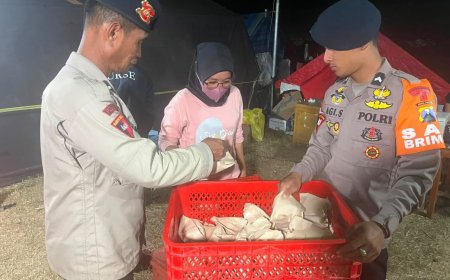 Brimob Polda Jatim Kerahkan Randurlap dan Water Treatment Pasok Makanan dan Air Bersih Pengungsi NTT