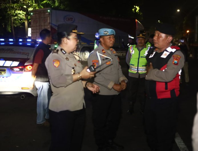 Polres Pelabuhan Tanjung Perak Gelar Patroli Skala Besar Antisipasi Gangster dan Balap Liar